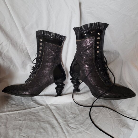 Fluevog Powerhouse Alexandria Lace-Up Boots with a Leather Ruffle Size 9 - Picture 4 of 12